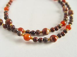 Collier aus Jaspis und Karneol