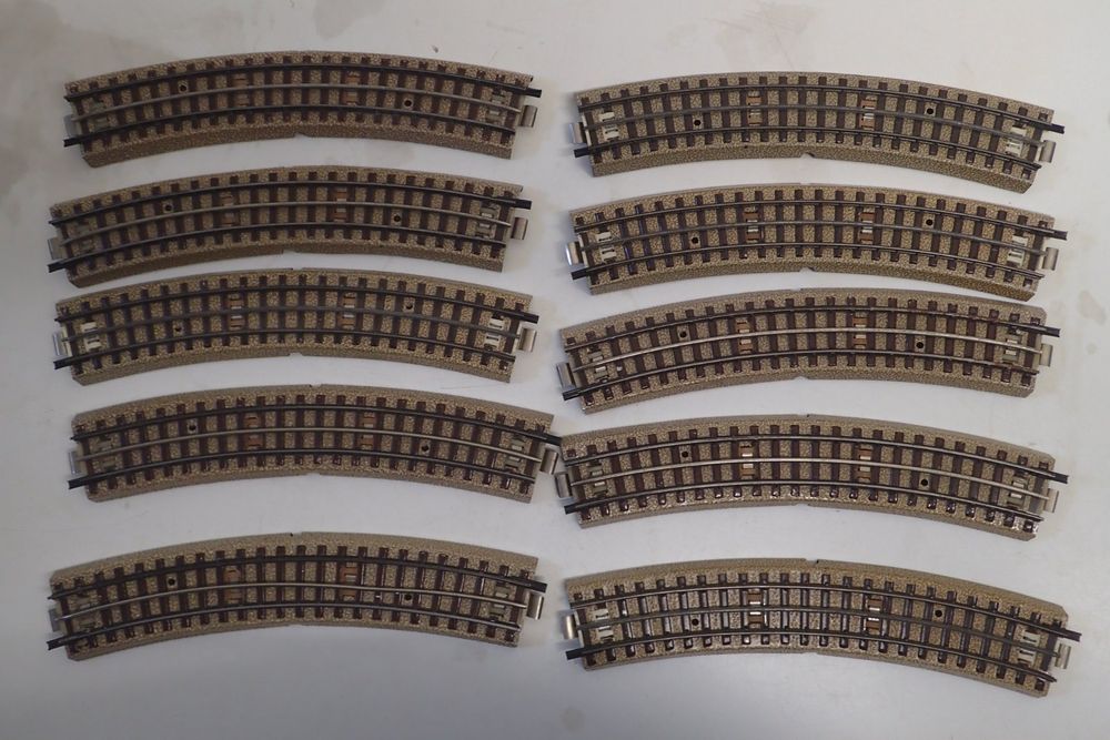 Kit De Voies Märklin HO 1/87 - 2 Courbes 15° R=360mm + 2 Droits 90mm + 4 Raccords 22,5mm - Voie M - Occasion Comme Neuf