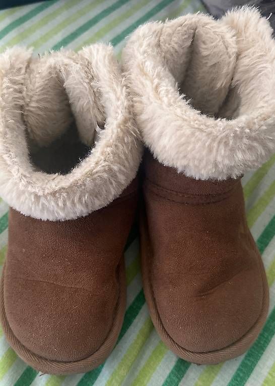 Chaussures filles: Boot hiver chaud fille 31 – D'occasion à Renens VD par mary184 2