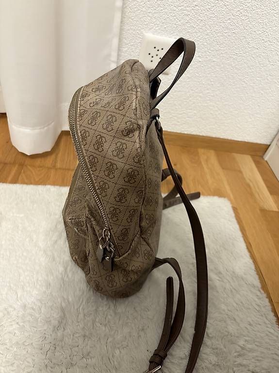 Rucksäcke: Guess Rucksack – Gebraucht aus Toffen von _celine.tra 1