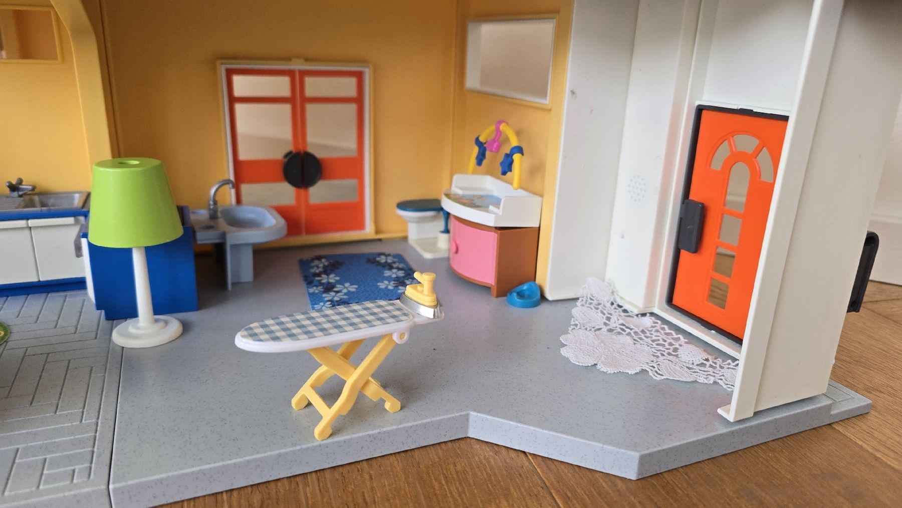 Playmobil Spielzeuge: Playmobil Haus mit Zubehör – Gebraucht aus Sachseln von Oberhuiser 3