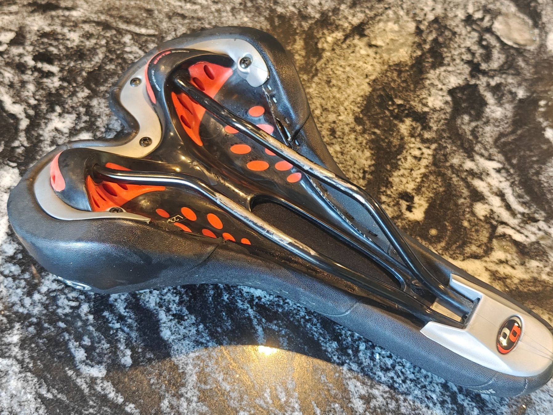 Specialized Ersatzteile: Specialized Sonoma 175 Sattel – Gebraucht aus Dinhard von  1