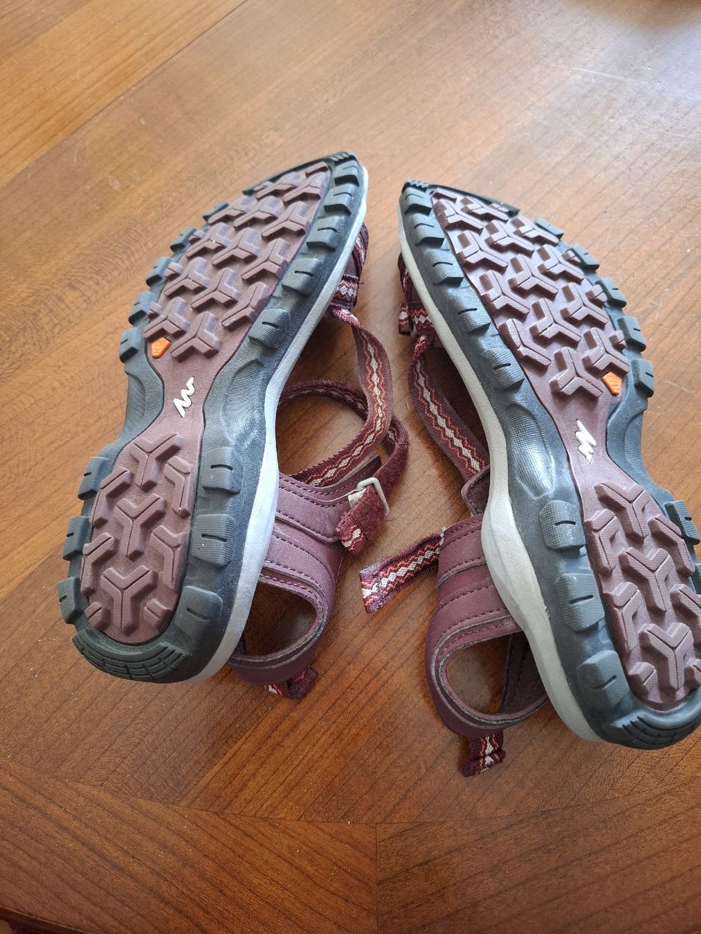 Scarpe da donna: Sandali da trekking Quechua, numero 39 – Usato da Viganello venduto da sor_dcq8 2