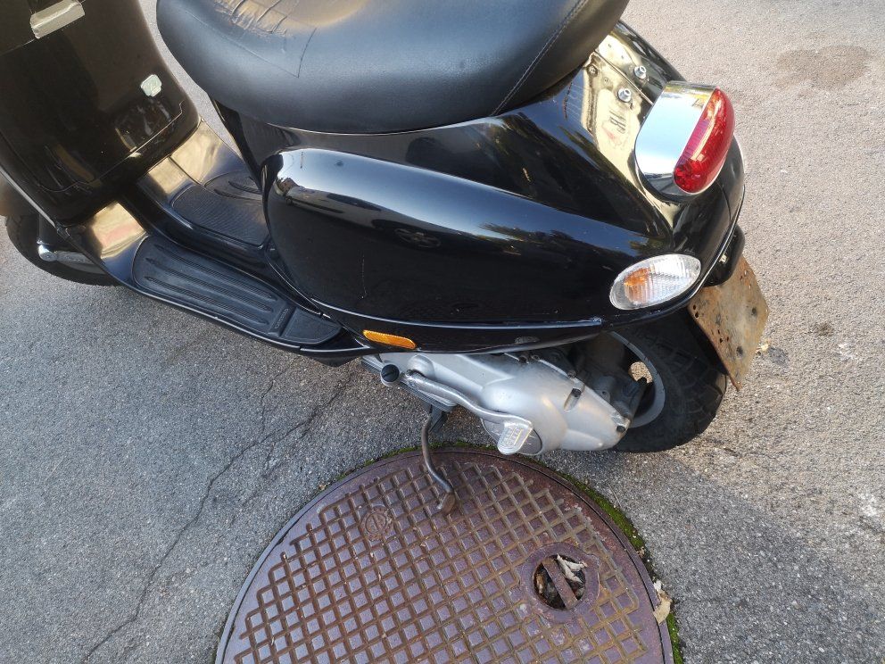 Scooters: Piaggio Vespa ET4 125 – Défectueux à Horw par Caverogmbh 3