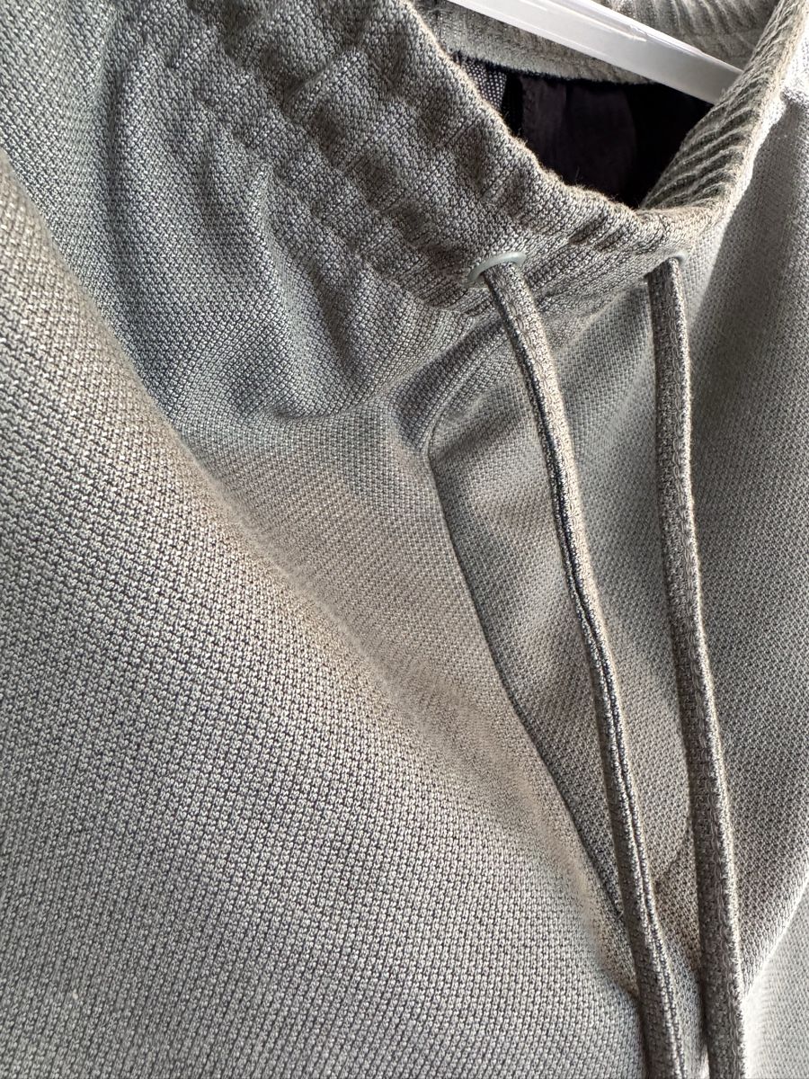 Zara Pantaloni: Sportliche graue Hose – Nuovo (secondo la descrizione) da zürich venduto da Bailey17 1