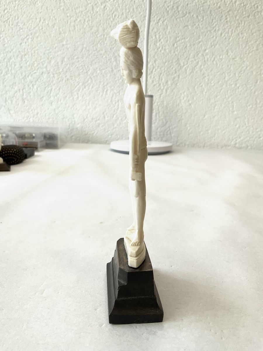 Figuren: Ancienne statuette sculpté  – Gebraucht aus Malleray von Robot12 1