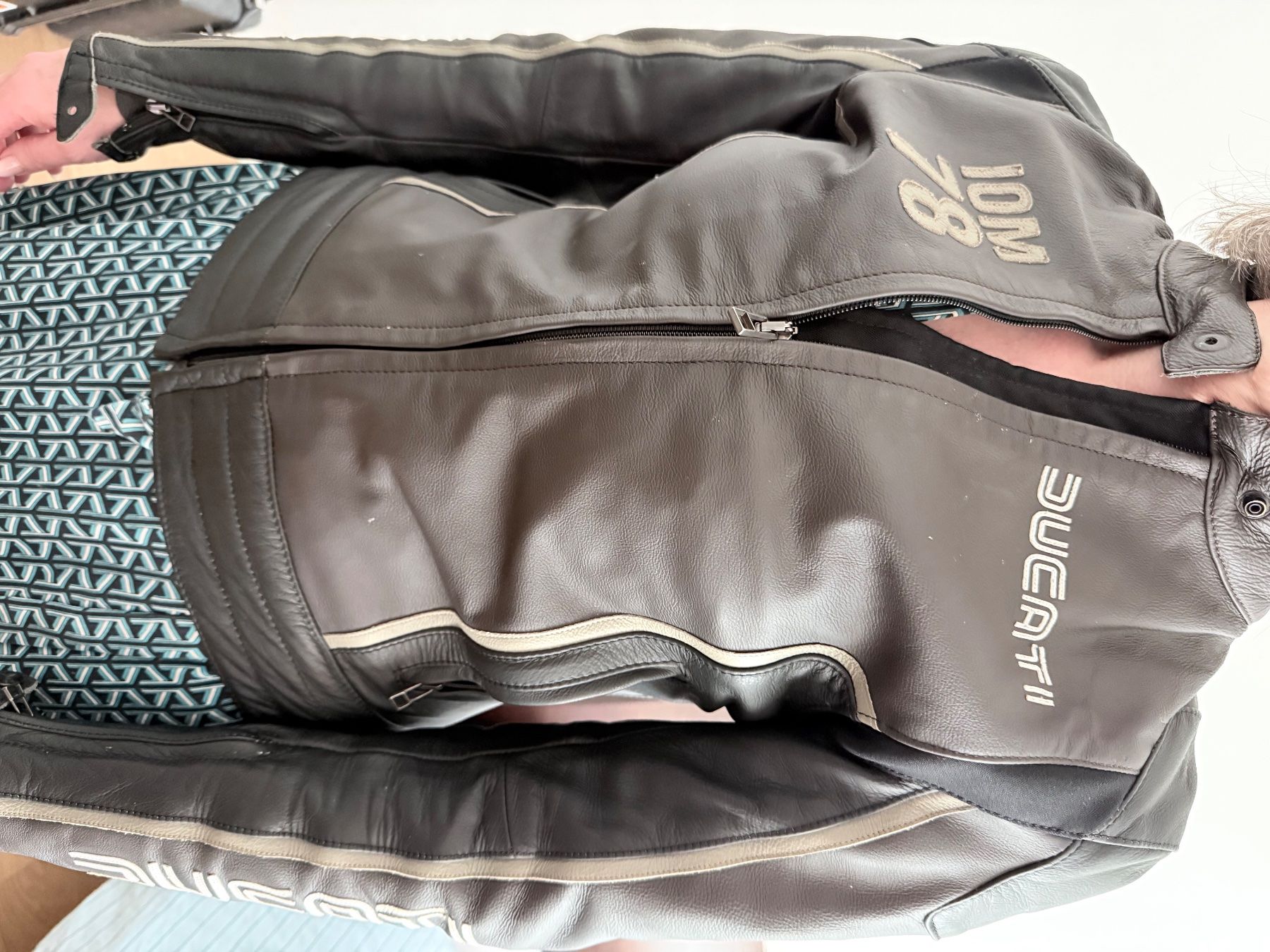 Dainese Giacche: Blouson Cuir DUCATI IOM 78C1 – Usato da Vésenaz venduto da Henri69 7
