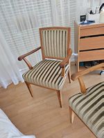 2 stabile, bequeme Stühle