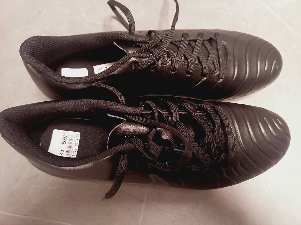 Nike Herrenschuhe: Fussballschuhe Nike 50 % Rabatt  Gr. 40 – Neu und originalverpackt aus Staufen von fbe_v8pv 2