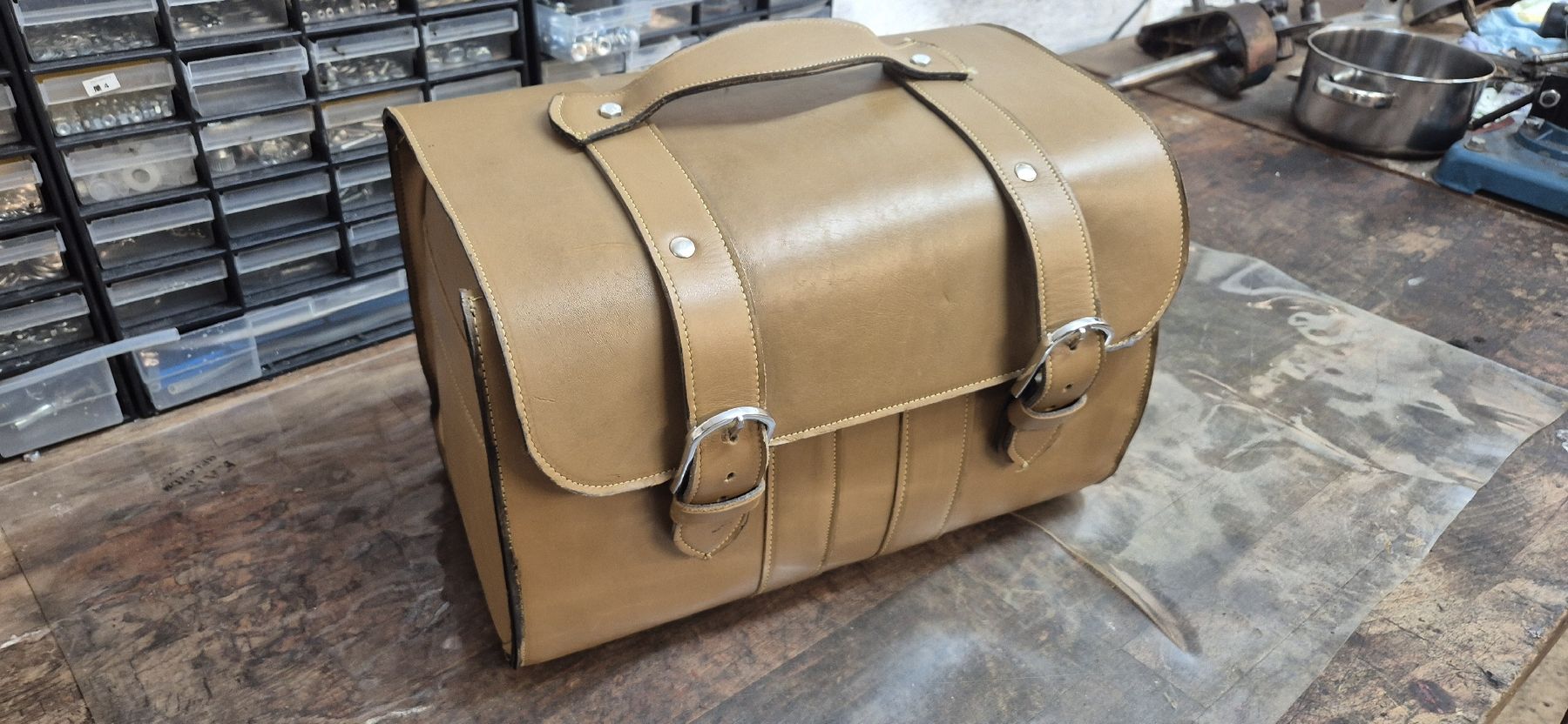 Vespa Topcase: Motorrad Tasche (Vespa oder Roller) – Usato da Uzwil venduto da GTVTB
