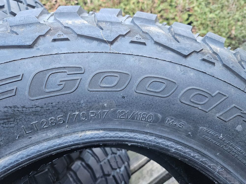 4 Stück BFGoodrich Mud-Terrain MT KM3 285/70 R17 (Gebraucht) in Meggen ...
