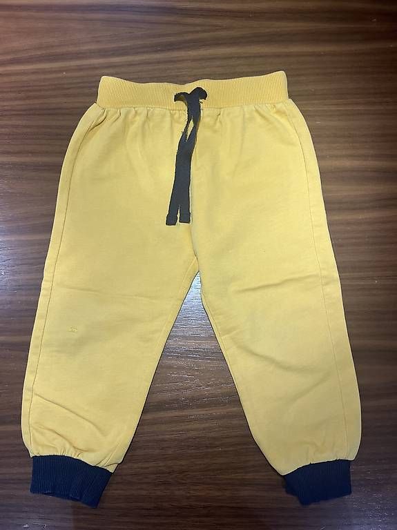 Chemises, T-shirts & Polos: Maglietta e pantaloni bimbo  – D'occasion à Viganello par gag_b22t 1