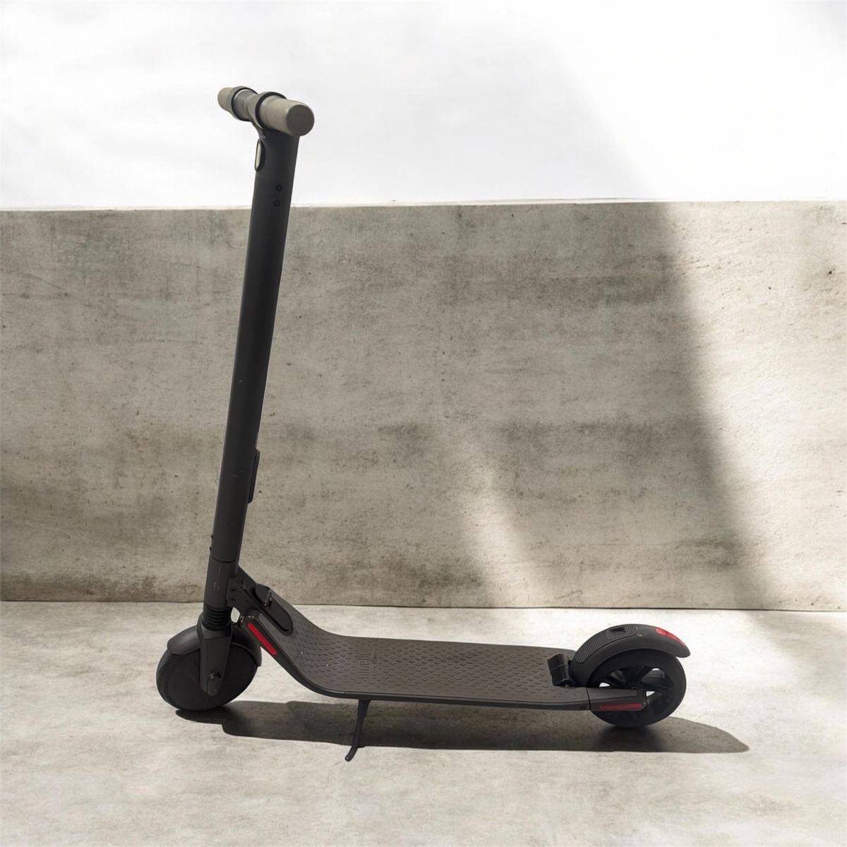Scooters: Elektroroller Segway Ninebot – D'occasion à Hinwil par Veluxe93