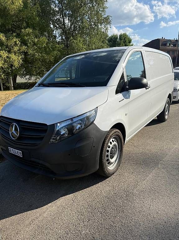Véhicules utilitaires: Mercedes benz E vito  – D'occasion à Avully par Tatiana- 2