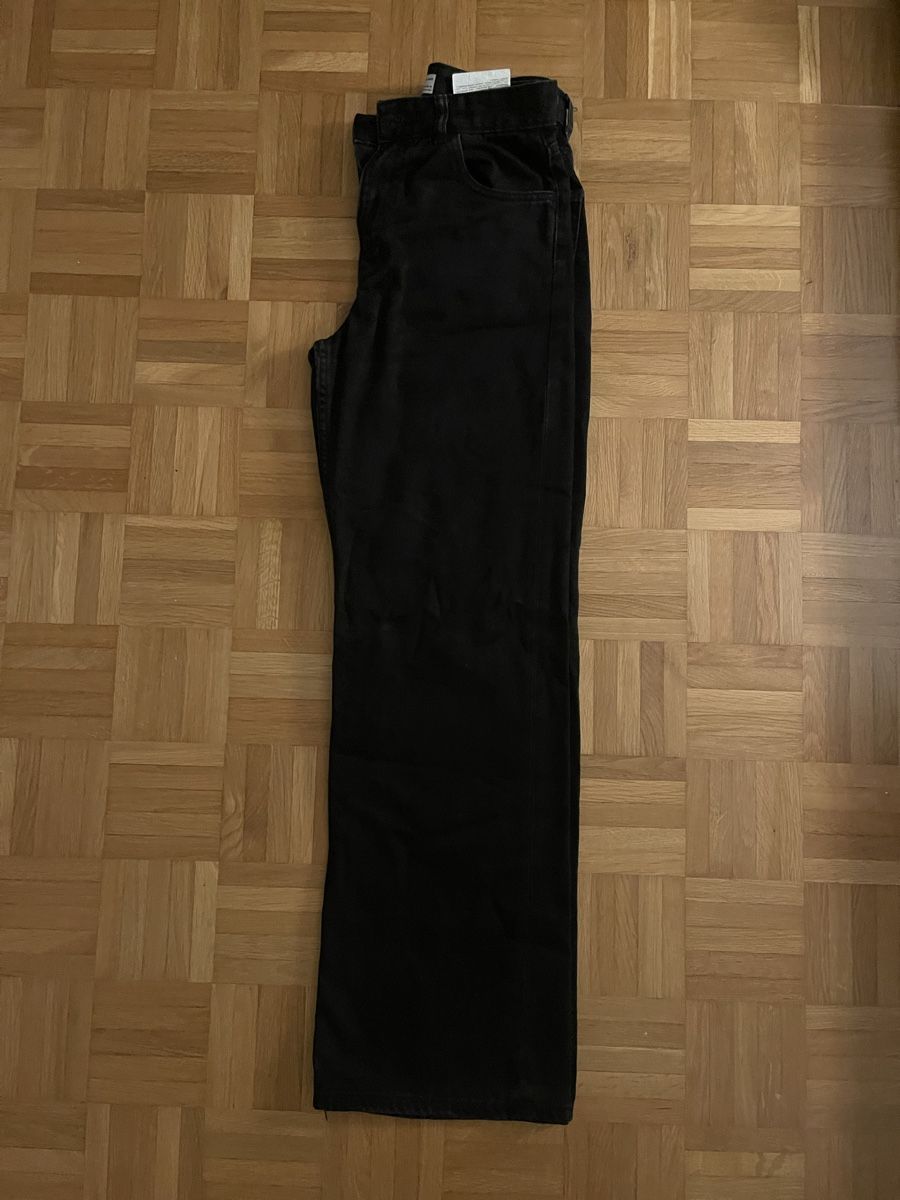 Bershka Jeans: Schwarze Jeans, neuwertig, Grösse 36 – Usato da Binningen venduto da zoemaya