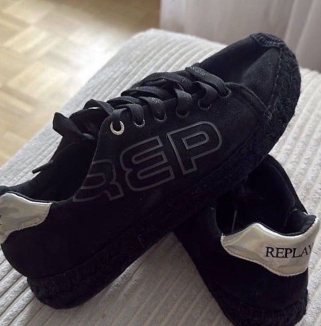 Replay Damenschuhe: Sneakers Replay schwarz  – Gebraucht aus Emmenbrücke von laz_9vcs