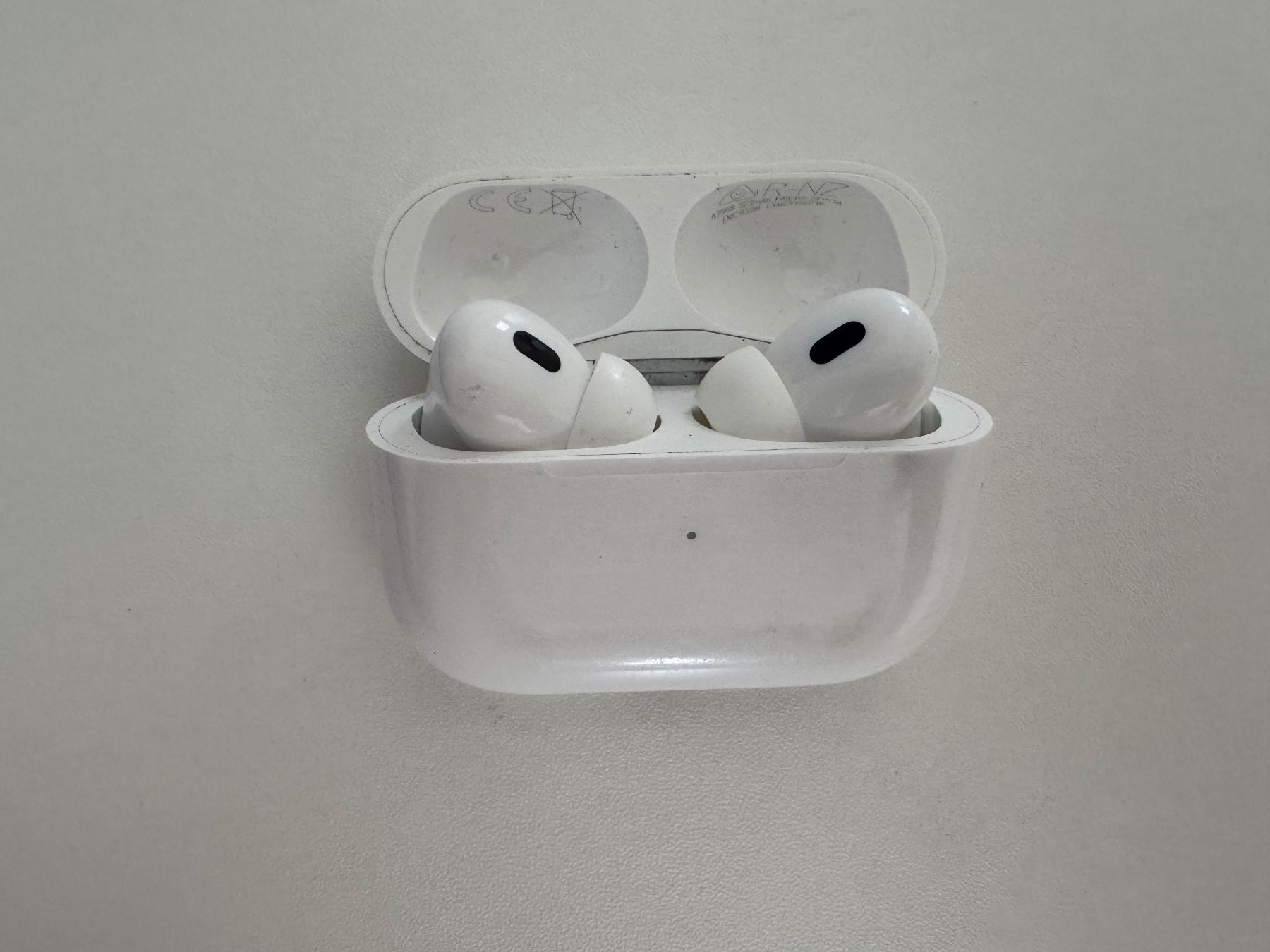 Apple Cuffie: AirPods Pro 2 – Usato da Bulle venduto da samuel.volery