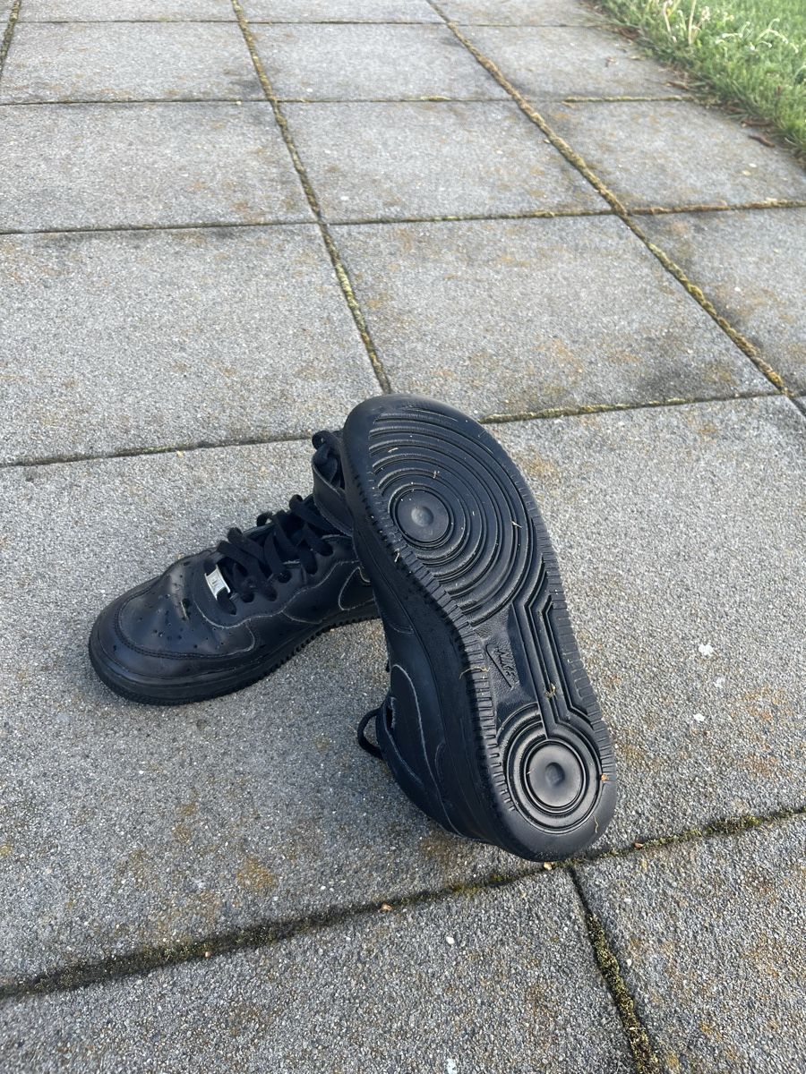 Nike Scarpe da uomo: Nike Airforce mid schwarz Gr.39 – Usato da Sempach venduto da nad_9fcy 2