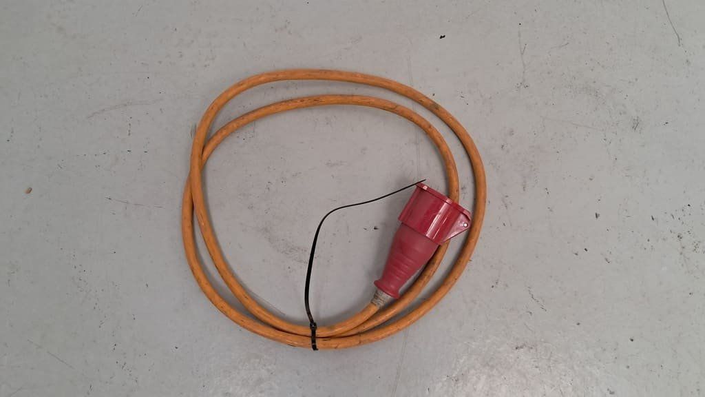 Cavi: Industrie Kabel-Set mit CEE-Stromanschlüsse – Usato da Alpnach-Dorf venduto da Hess-Automobile 9