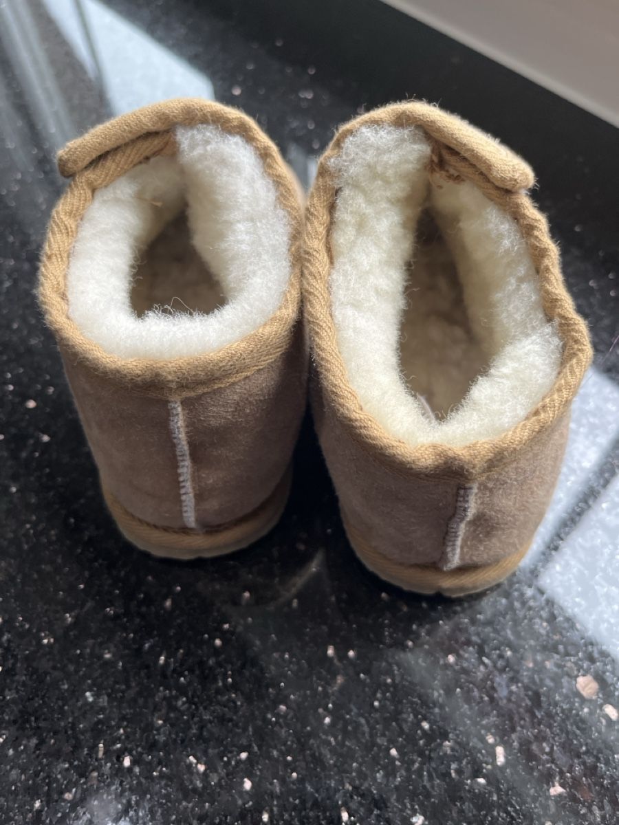 Scarpe da uomo: Flauschige Winterfinken Gr.28 – Usato da Brütten venduto da Aerox82 2