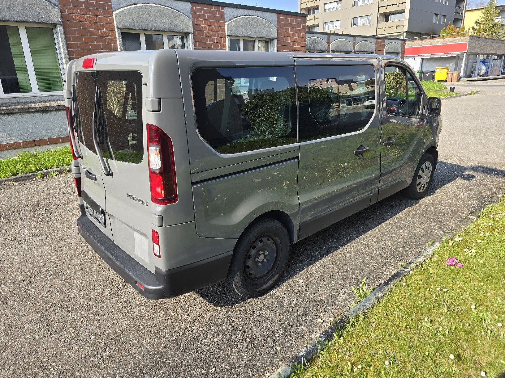 Renault Autos: Renault Trafic dci125 – Defekt aus Emmen von KGB33 4