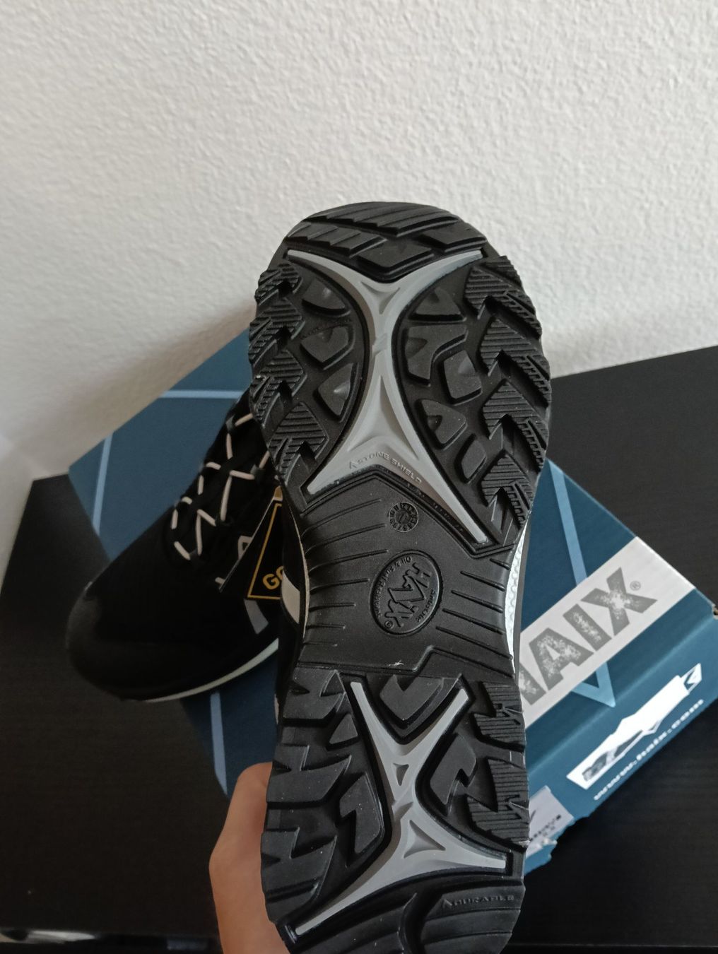 Herrenschuhe: HAIX Black Eagle Adventure 2.0 low black/silver GTX – Neu und originalverpackt aus Schaffhausen von Scuderia46 2