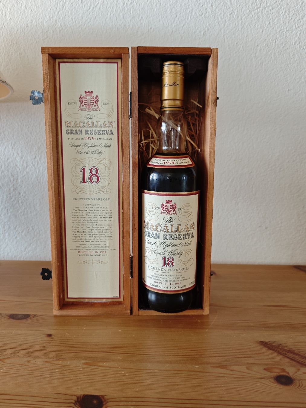 Macallan Spirituosen: macallan 18 gran reserva 1979 – Neu und originalverpackt aus St moritz von apog