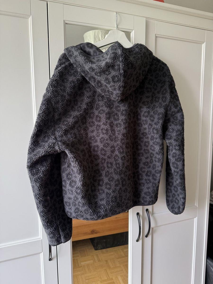 Maglioni & Felpe: Fleece Kapuzenpullover mit Leo-Muster,  Grösse M – Nuovo (secondo la descrizione) da Muri b. Bern venduto da mar_q2qr 3