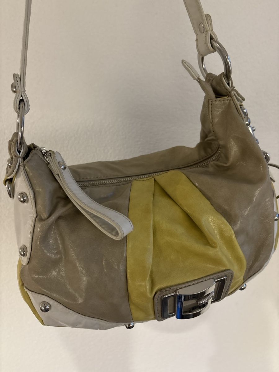 Guess Borse da donna: Guess Vintage Tasche Y2K – Usato da Bern venduto da LoveVintageY2K 4