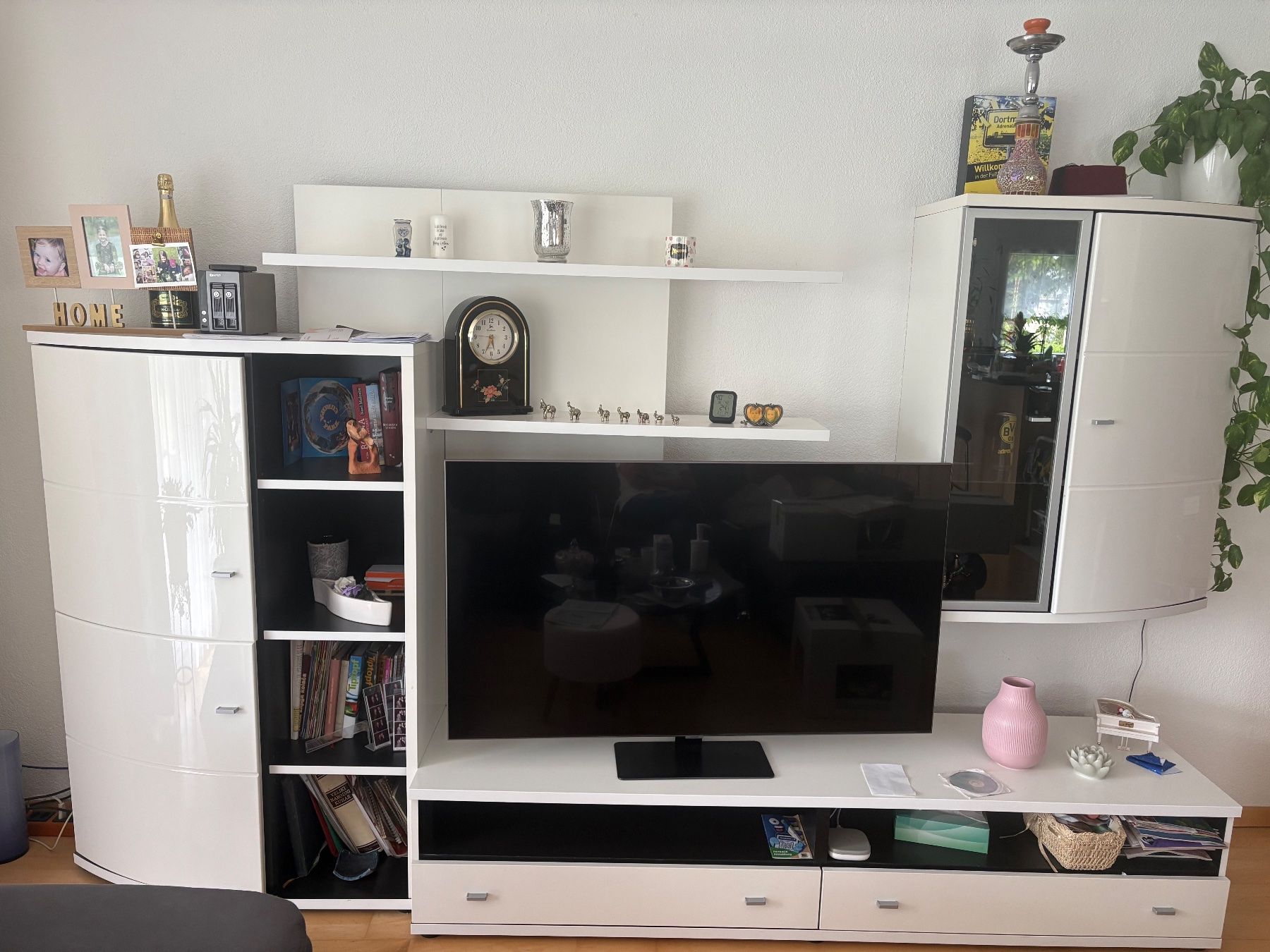 Scaffali: Moderne Wohnwand / TV-Wand – Usato da St. Gallen venduto da Medinax