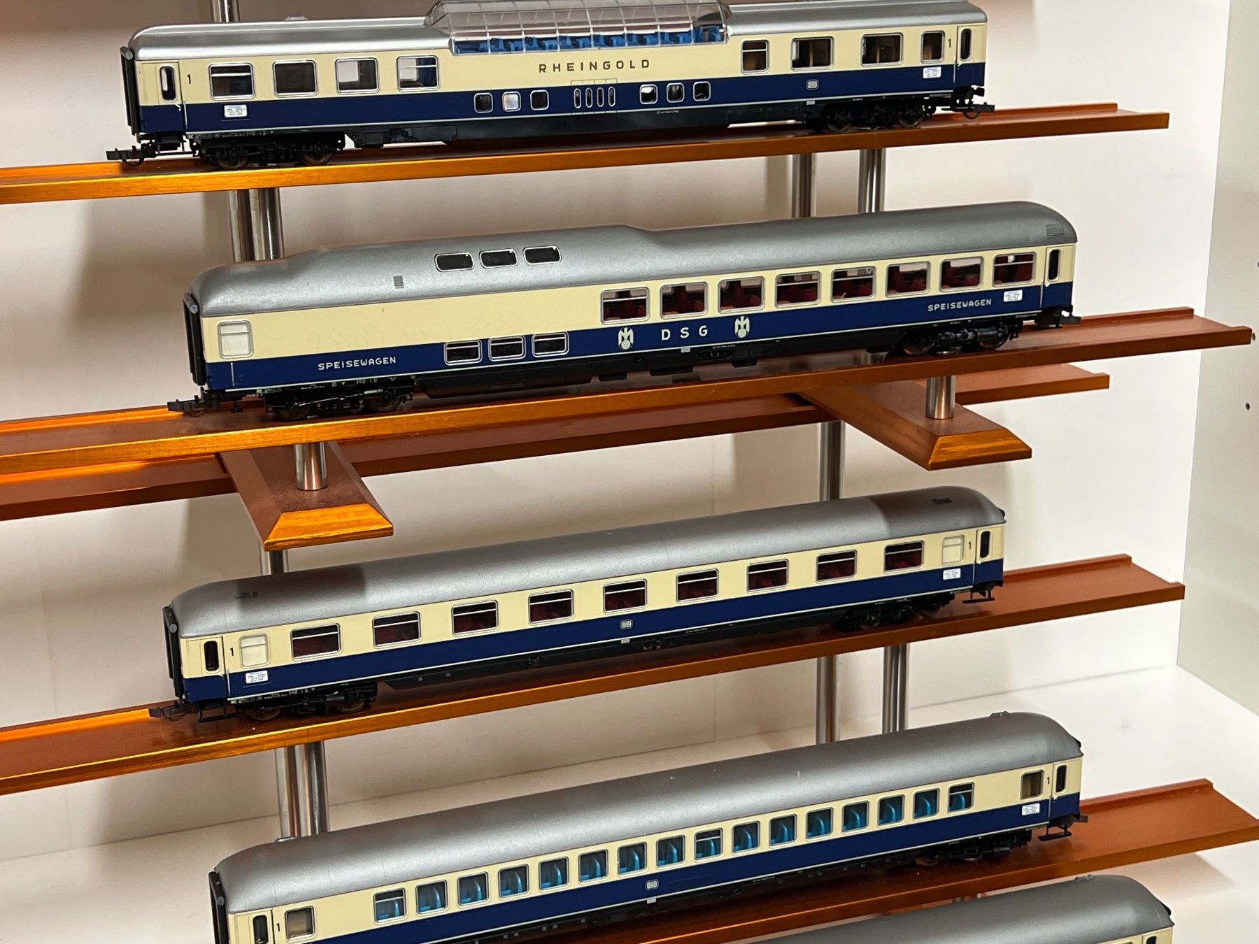 Lima Modellini di ferrovie: Lima Rheingold Wagenset  H0 DC – Usato da Neuenhof venduto da ludovicco 6