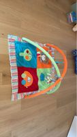 Krabbeldecke mit Spielbogen von Fehn