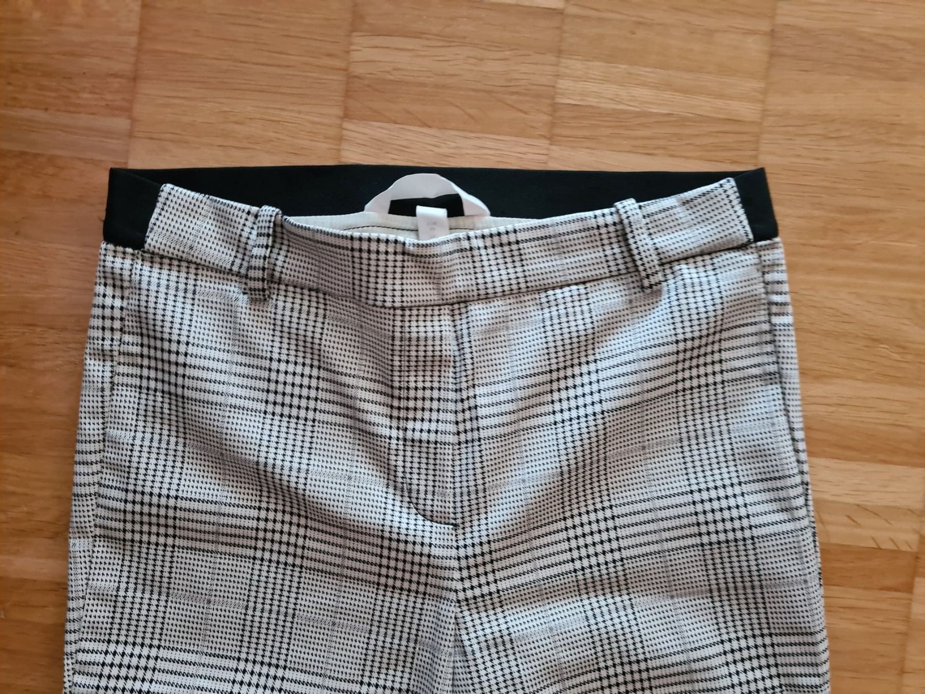 H&M Pantaloni: H&M Damenhose Gr. 38 – Usato da Jona venduto da Good_luck_ 4
