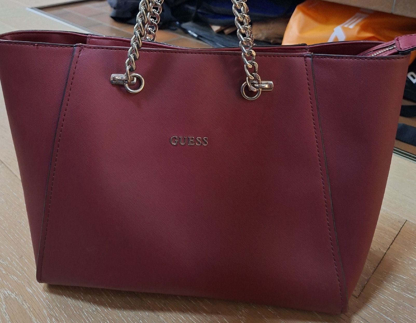 Guess Borse da donna: Sac à main Guess – Usato da Tannay venduto da v1n1p00h