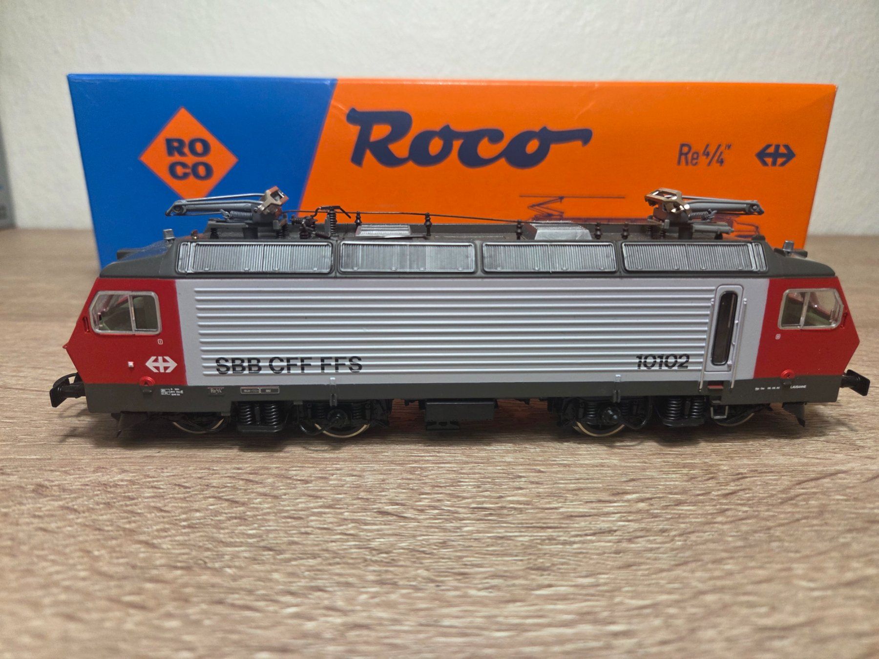 Roco Modellini di ferrovie: Roco 04178 A E-Lok 10102 SBB H0 (1) – Usato da St-Aubin-Sauges venduto da Lo_Go 1