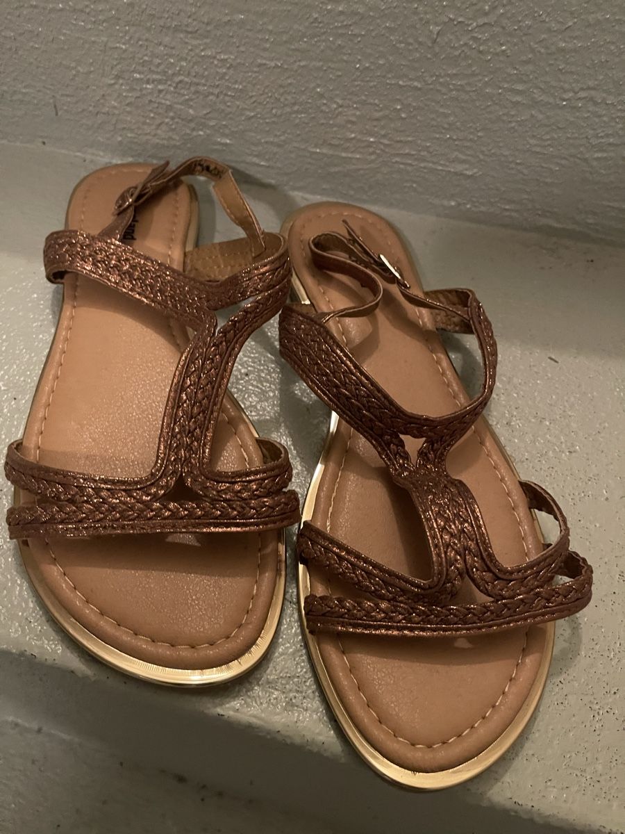 Damenschuhe: Sommer-Sandalen, Grösse 39, goldfarben – Neu (gemäss Beschreibung) aus Auw von chr_vcc8