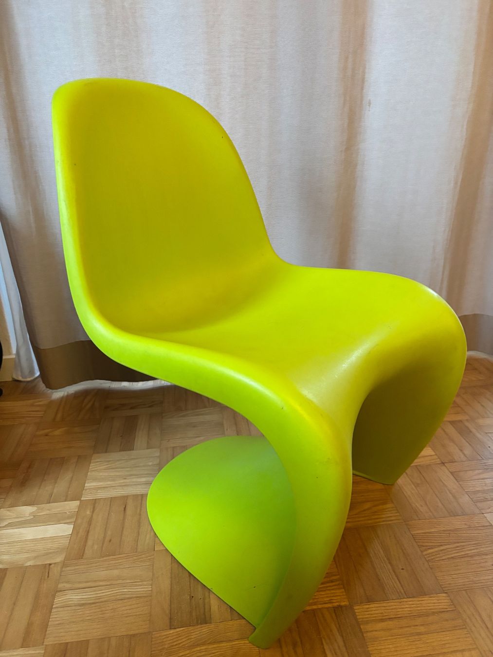 Vitra Chaises: Panton Chair Junior – D'occasion à Rothrist par BOA 1