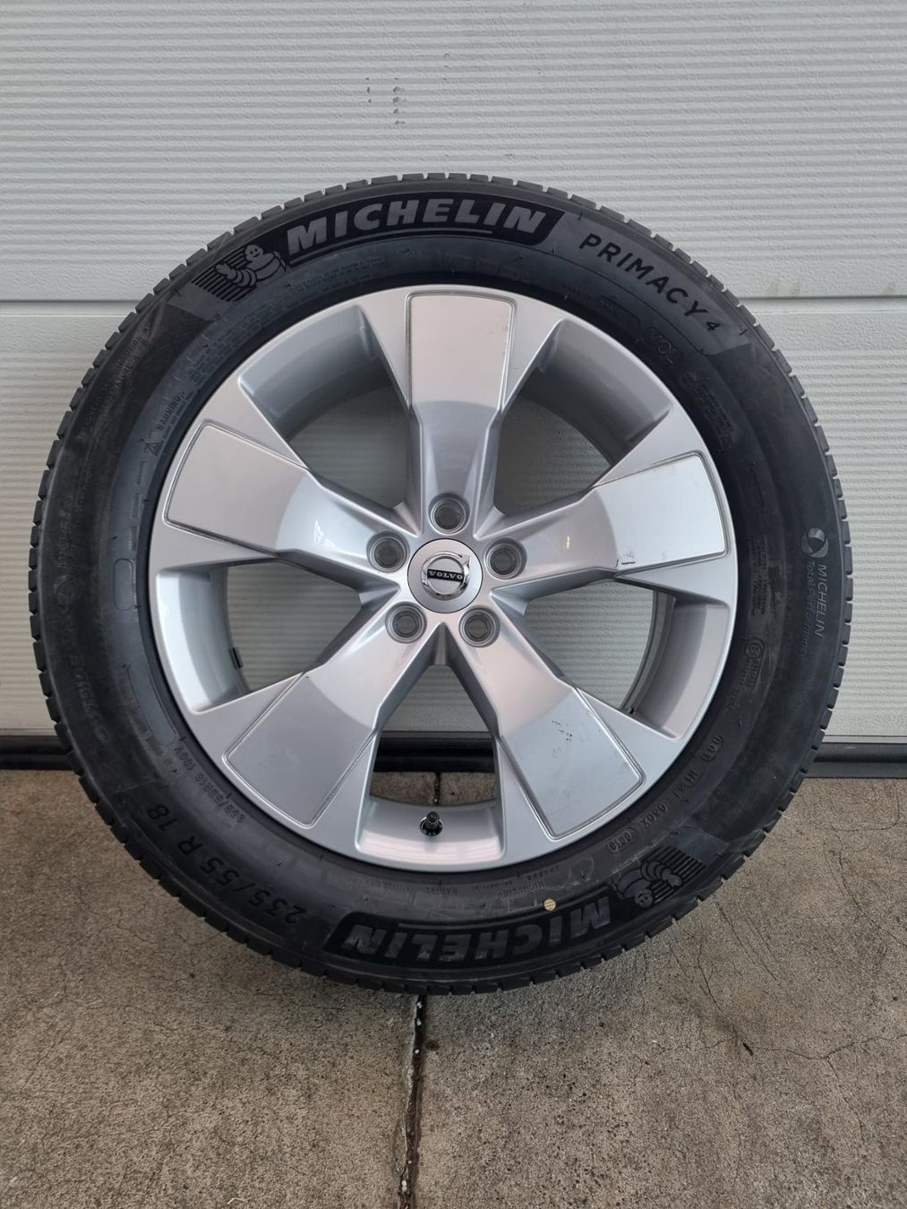 Volvo Pneus & Kompletträder: Volvo XC40 Sommerräder – Gebraucht aus Kirchdorf AG von Cartastic_AG 1