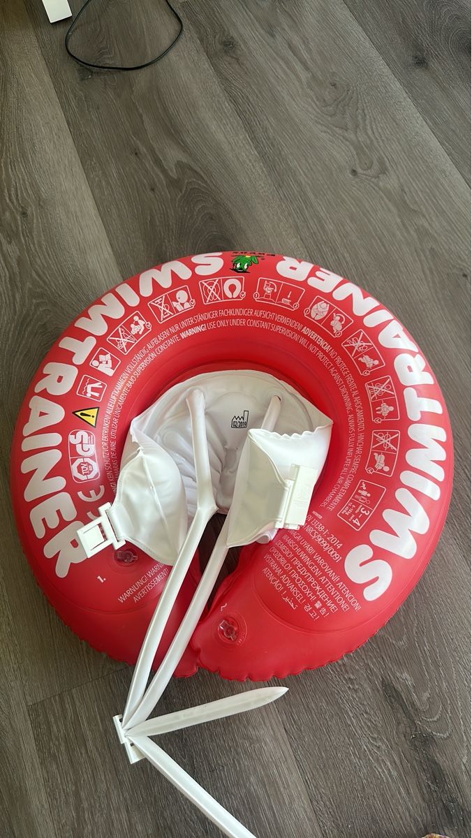 Bouées: Red Swimtrainer Ring – D'occasion à Männedorf par Meganbdn