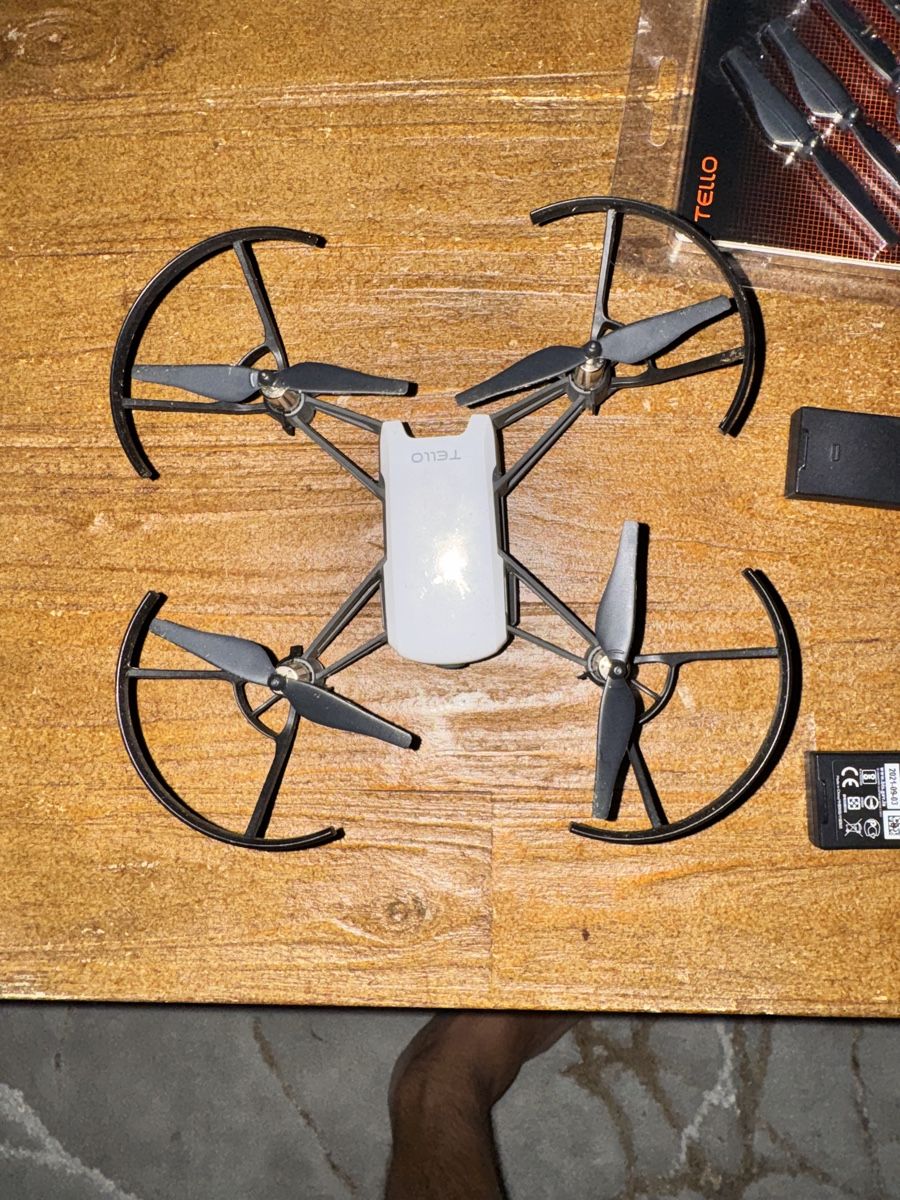 DJI Modellismo RC: Drohne Tello wie NEU – Usato da Bad Zurzach venduto da Ramponi01