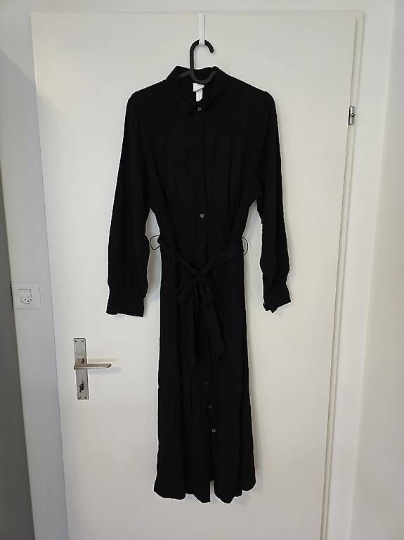 Kleider: Schwarzes Hemdkleid mit Bindegürtel, Gr. 38 – Gebraucht aus Chur von jon_hd6n