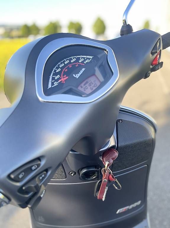 Scooter: Piaggio Vespa GTS 300 ABS/ASR – Usato da Hochdorf venduto da Kiddy0 3