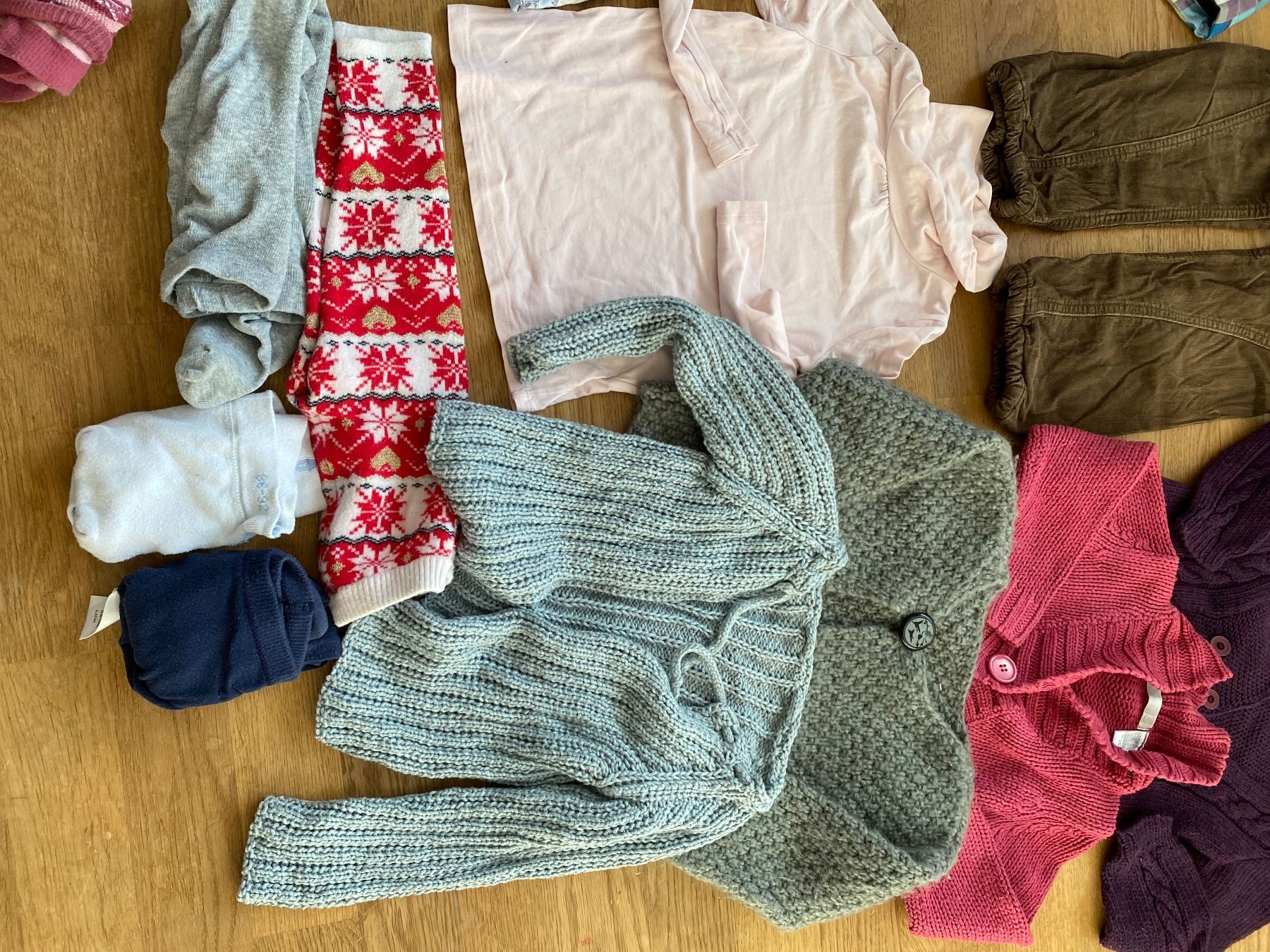 Lotti & Set di vestiti: Kunterbuntes Kleiderpaket 86 bis 104 – Usato da Uster venduto da muse70 3