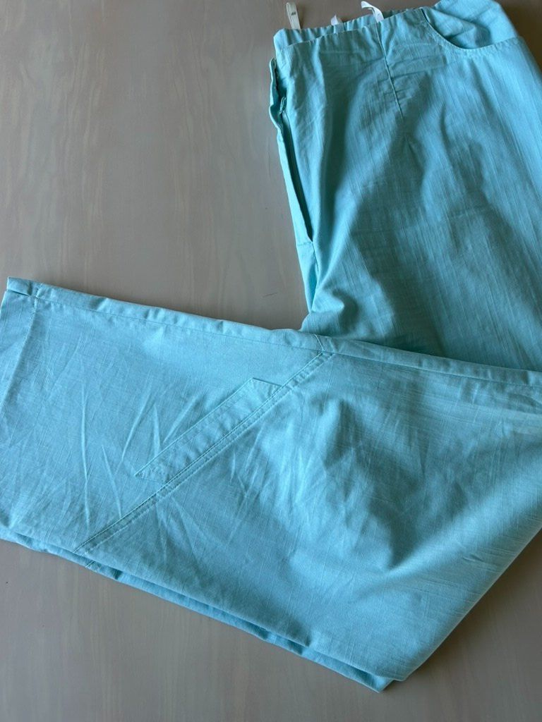 Monnalisa Pantalons: Hose in Gr.50, hellblau – D'occasion à Russikon par Pebblybeach 3