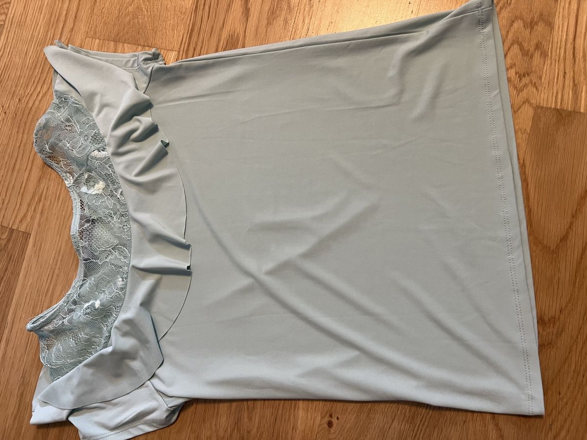 Blusen: 2 Blusen Gr XS S – Gebraucht aus Zollikerberg von Huglina 5