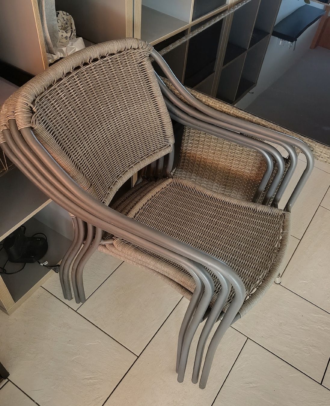 Set di tavolo e panche: Gartentisch mit 4 Stühlen Rattan-Optik – Usato da Bern venduto da BraveBiskit 1