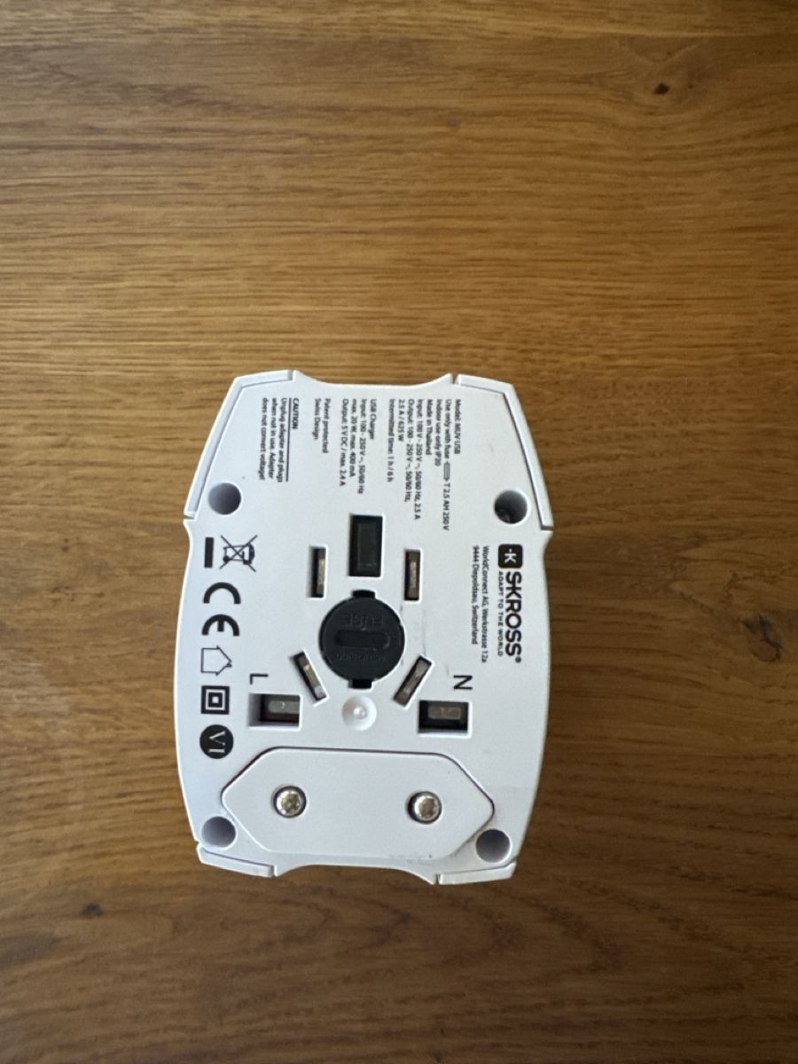 SKROSS Unità & Adattatore: SKROSS Reiseadapter World Adapter MUV – Usato da Spiez venduto da Wasser13 1