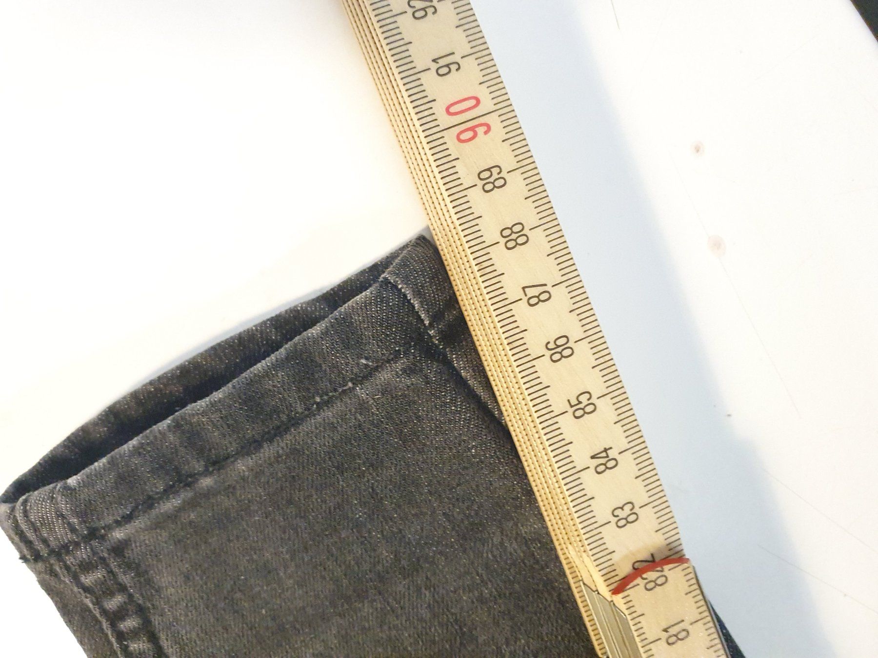 Vero Moda Jeans: Vero Moda Jeans schwarz grösse 30 – Usato da Zürich venduto da loosebone 2