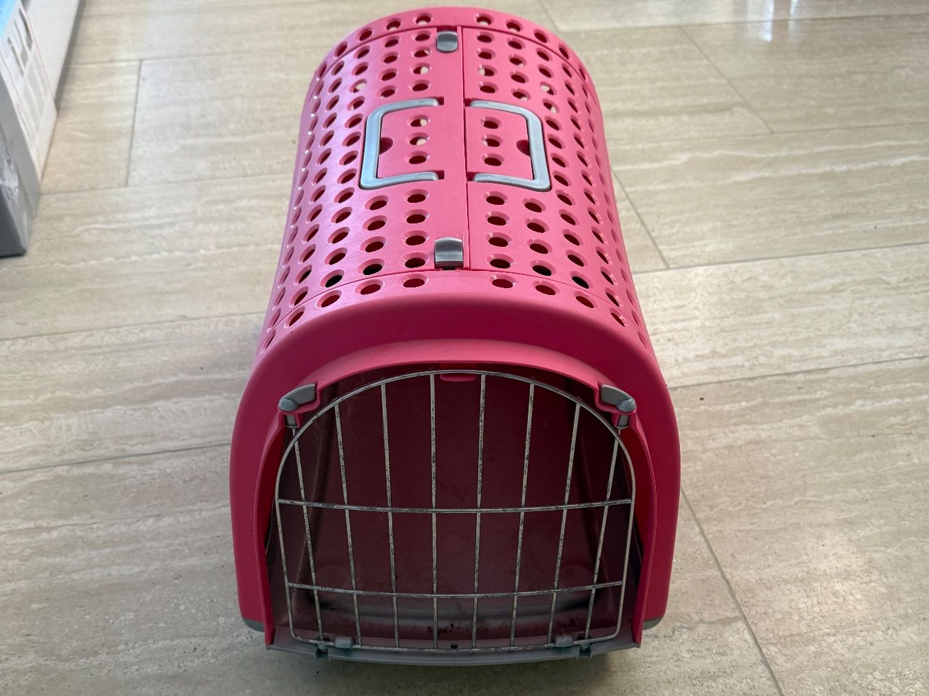 Gabbie, trasporto & Sicurezza: Praktische Haustiertransportbox – Usato da Dulliken venduto da becks06