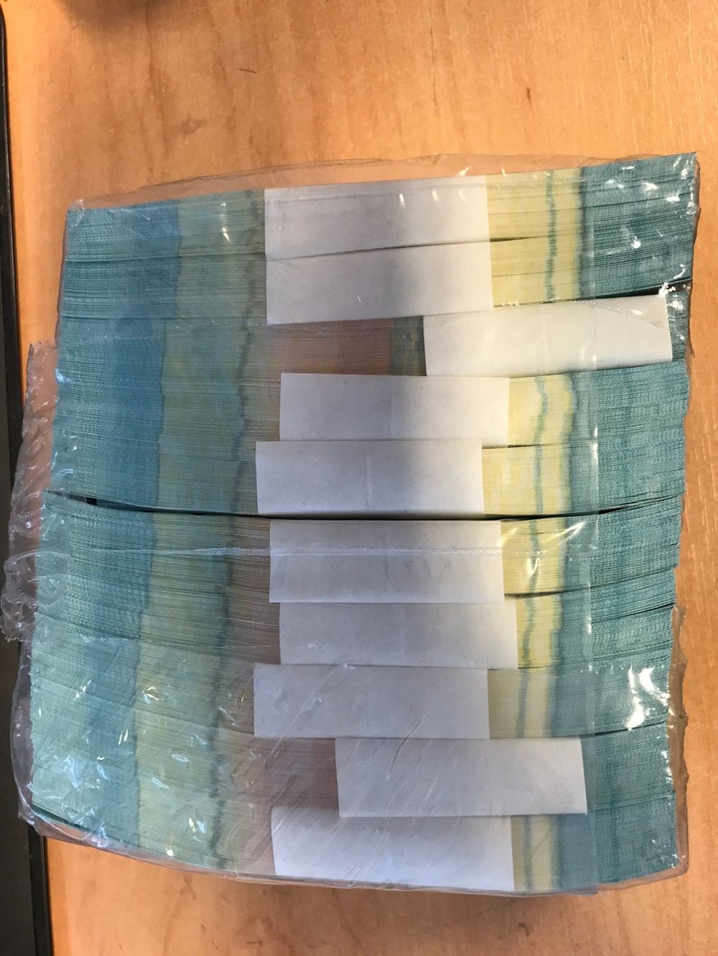 Banconote: 1000 billets de 100 ARIARY type 2017 Madagascar – Nuovo e nell'imballaggio originale da Matran venduto da Bridge-Mania 4